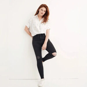 Madewell 
9” high rise 
Skinny Jean 
W 29 tall 
Waist 15”
Inseam 30”